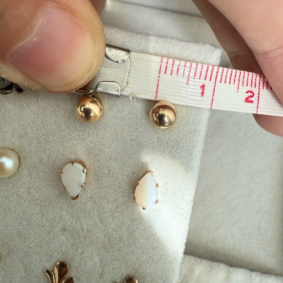 Vintage 14K Marked Stamped Yellow Gold Jewelry Ball Bead Stud Earrings + Backs - Picture 15 of 15